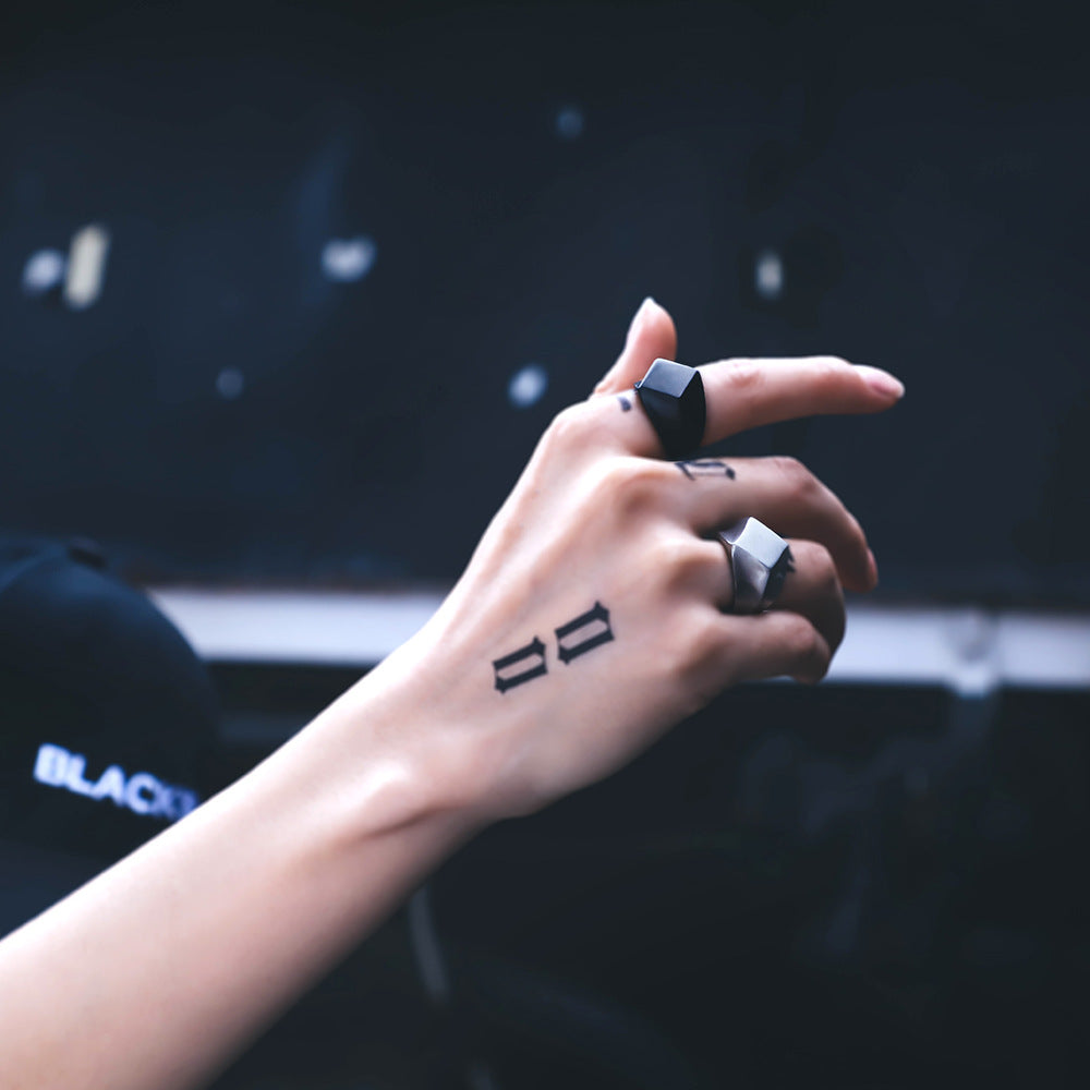 Minimalist geometric square diamond-shaped retro rings - MERGE.DAY.1.FREESTYLE