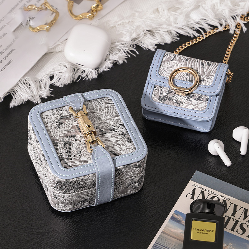 Retro embroidery portable jewelry box - MERGE.DAY.1.FREESTYLE