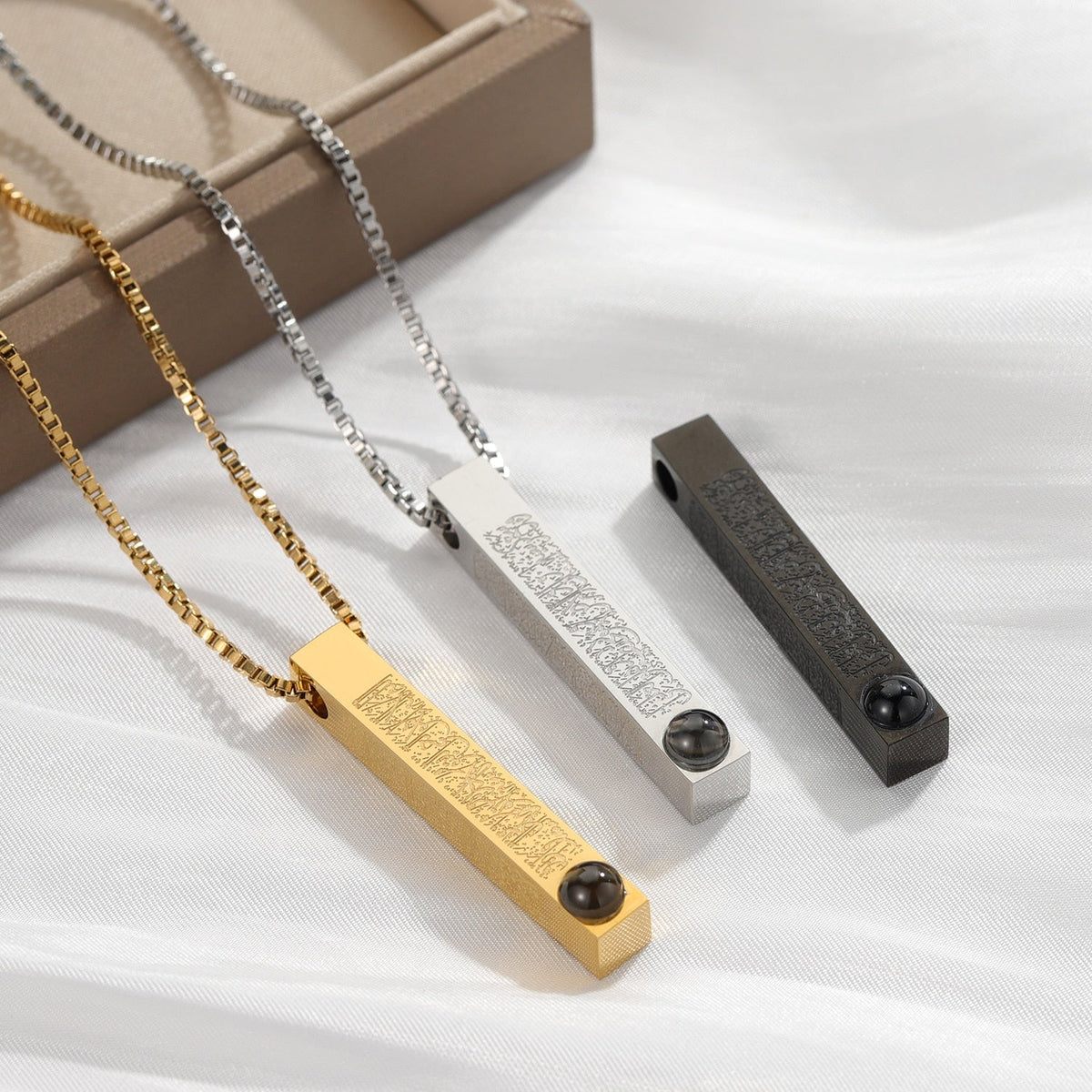 Custom Projection Photo Necklace For Women Fashion 3D Bar Necklaces Arabic Quran Amulet - MERGE.DAY.1.FREESTYLE