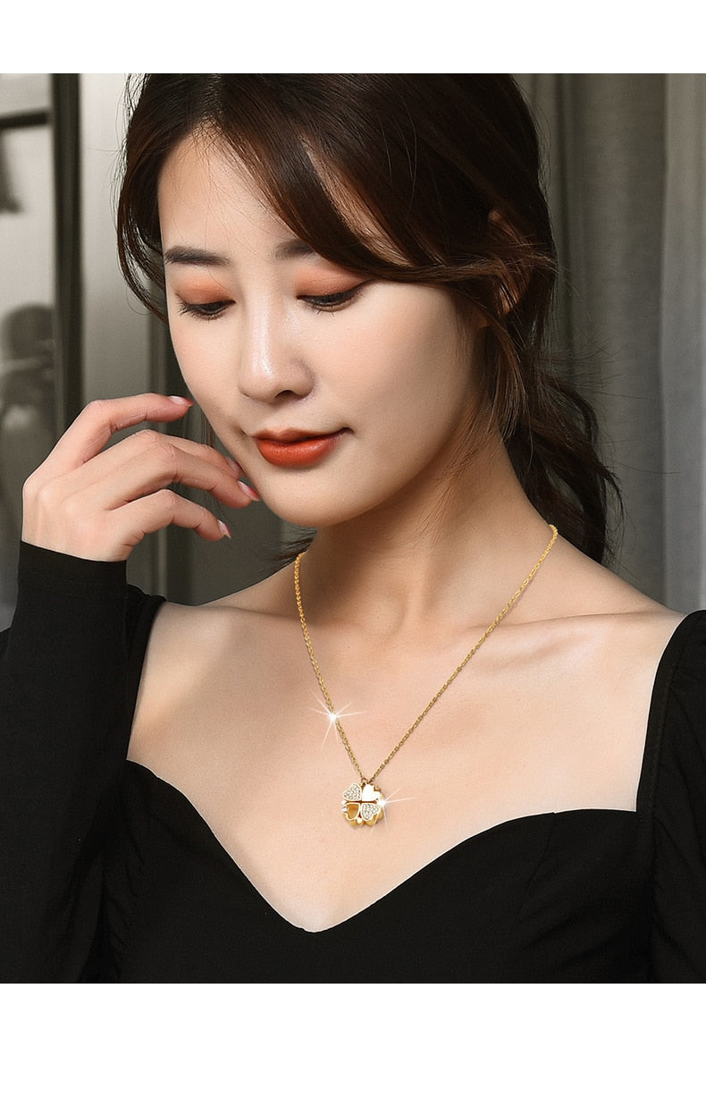 clover necklace gold - MERGE.DAY.1.FREESTYLE