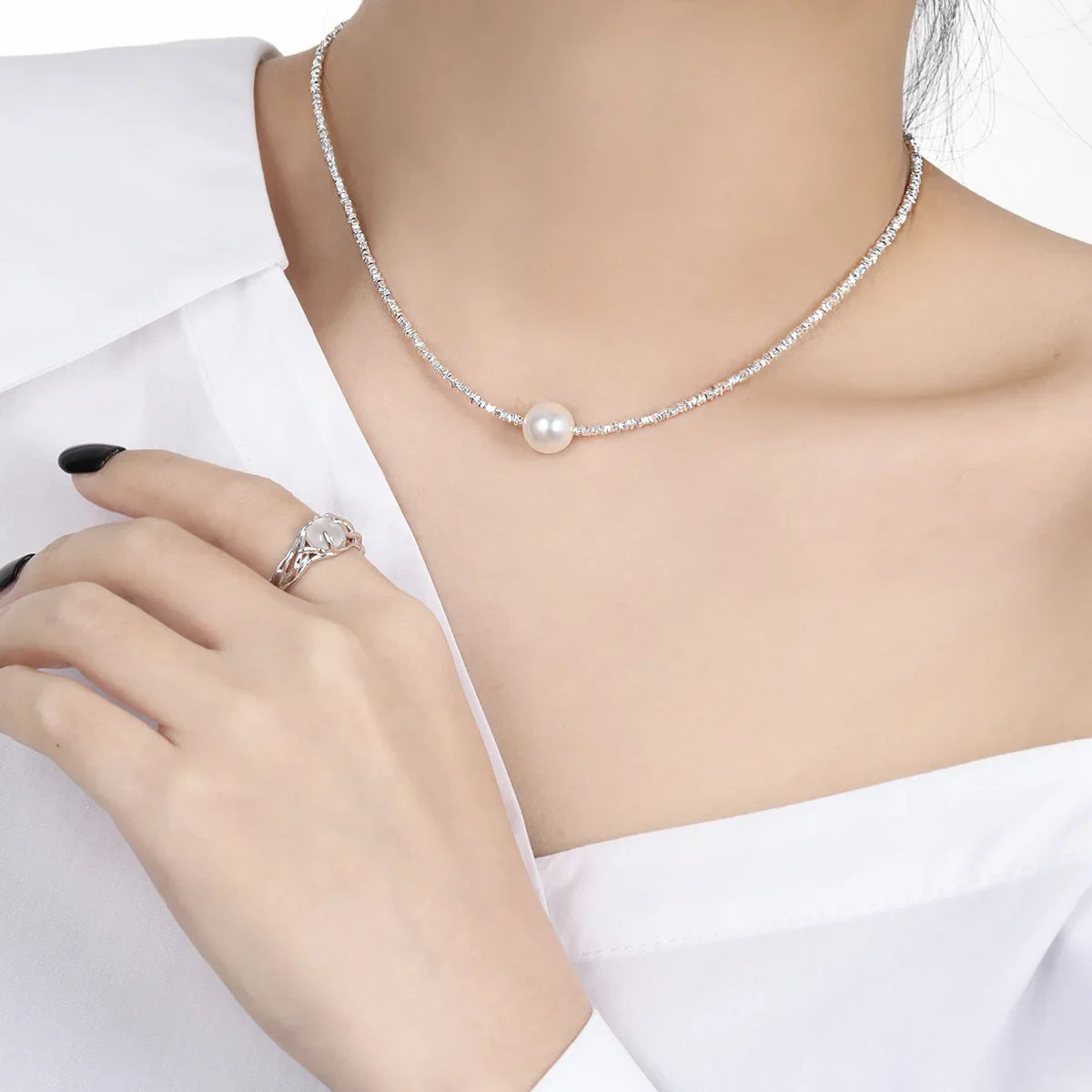 Stackable Shell Pearl Necklace - MERGE.DAY.1.FREESTYLE