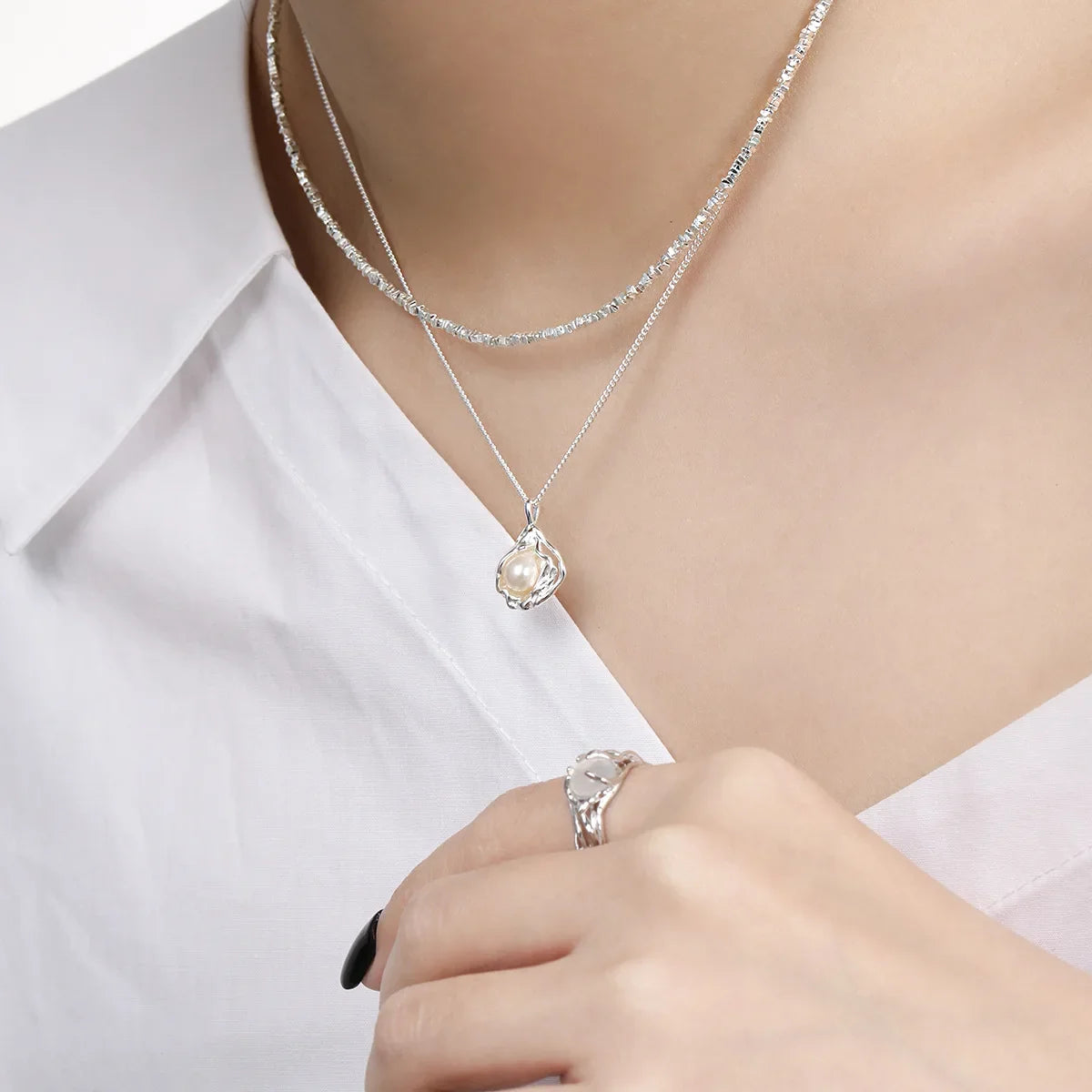 Stackable Shell Pearl Necklace - MERGE.DAY.1.FREESTYLE