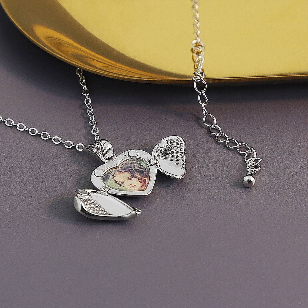 heart locket necklace - MERGE.DAY.1.FREESTYLE
