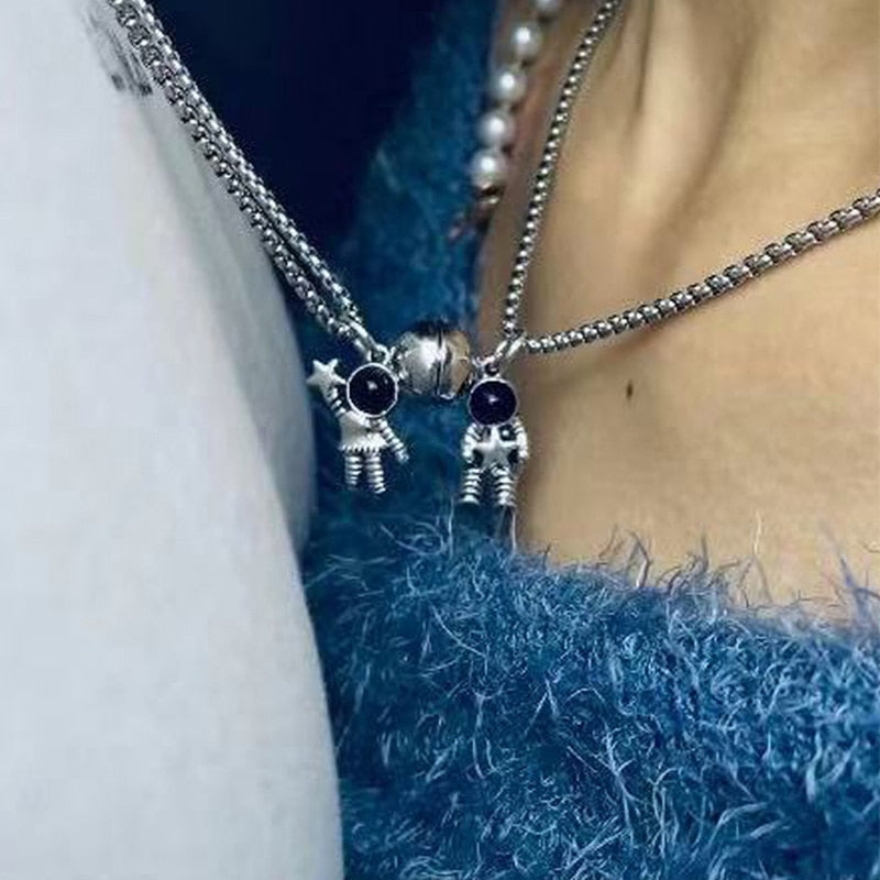 2Pcs Magnetic Couple Necklace Astronaut Pendant Heart Star Choker Valentine's Day Gift - MERGE.DAY.1.FREESTYLE