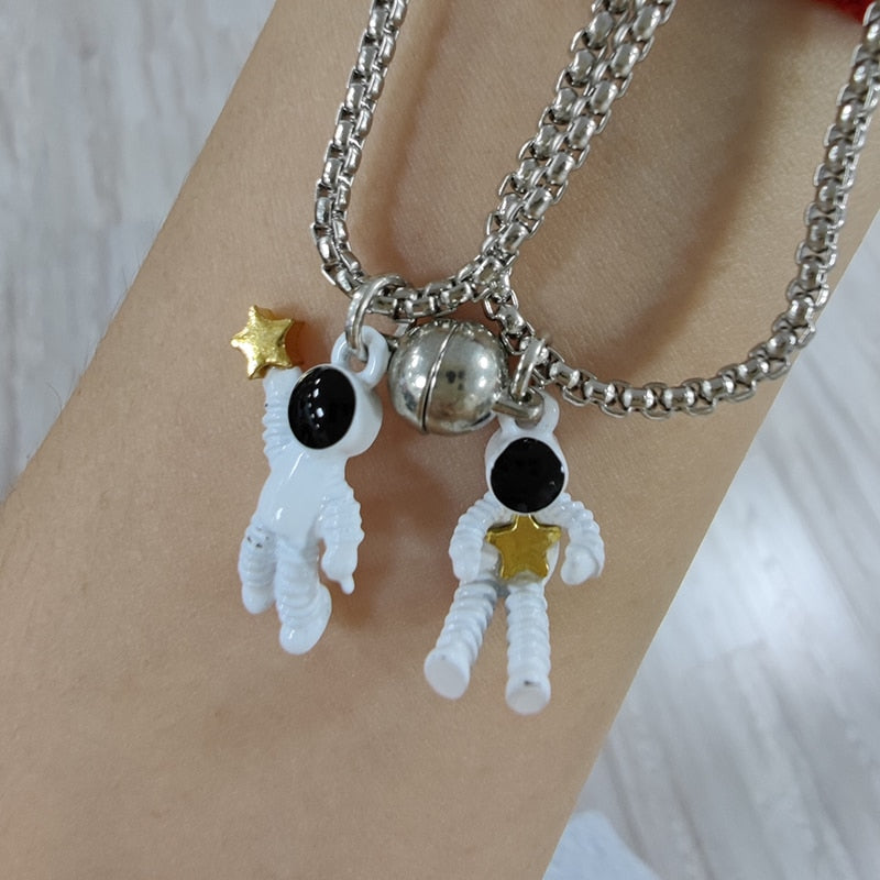 2Pcs Magnetic Couple Necklace Astronaut Pendant Heart Star Choker Valentine's Day Gift - MERGE.DAY.1.FREESTYLE