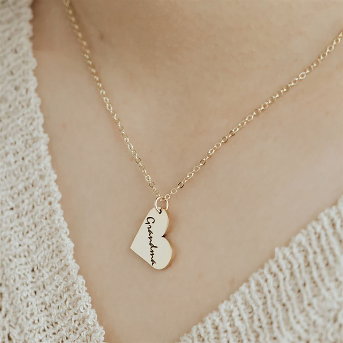 Heart-shaped Necklace Personalized Engraved Name Text Pendant - MERGE.DAY.1.FREESTYLE