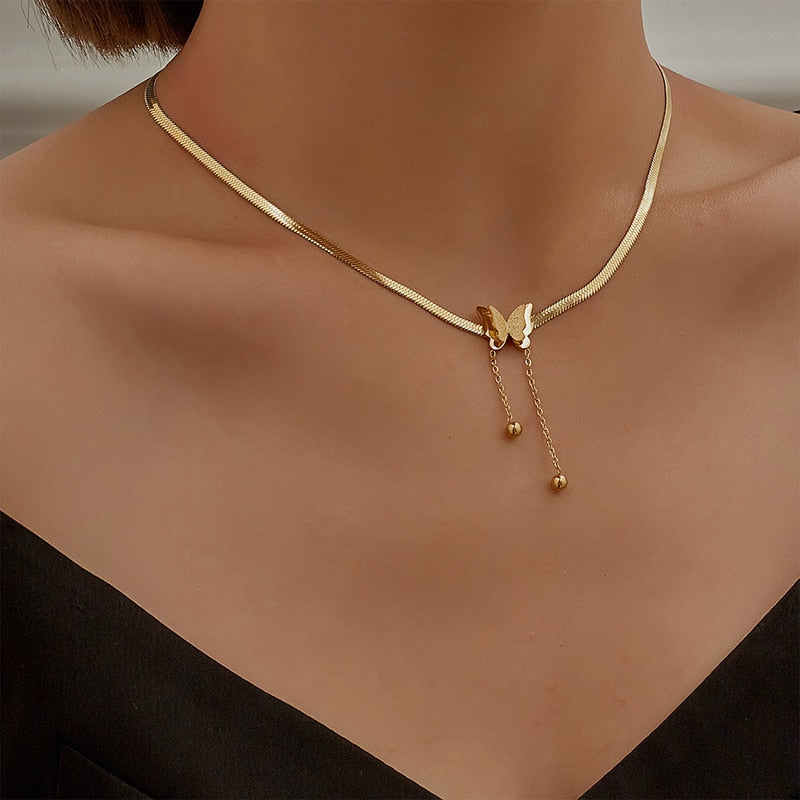 Water-wave Pearl Necklace For Women Charming Big Metal Geometric Statement Collar Necklace - MERGE.DAY.1.FREESTYLE