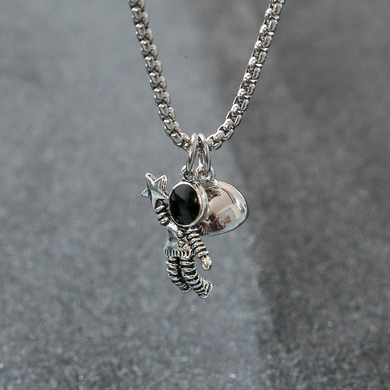 2Pcs Magnetic Couple Necklace Astronaut Pendant Heart Star Choker Valentine's Day Gift - MERGE.DAY.1.FREESTYLE
