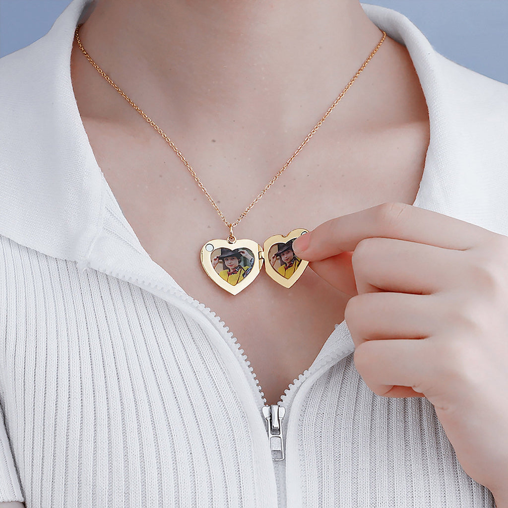 heart locket necklace - MERGE.DAY.1.FREESTYLE