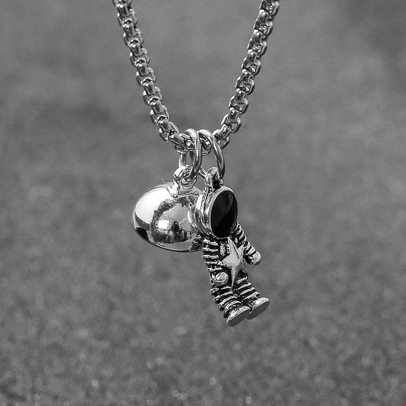 2Pcs Magnetic Couple Necklace Astronaut Pendant Heart Star Choker Valentine's Day Gift - MERGE.DAY.1.FREESTYLE