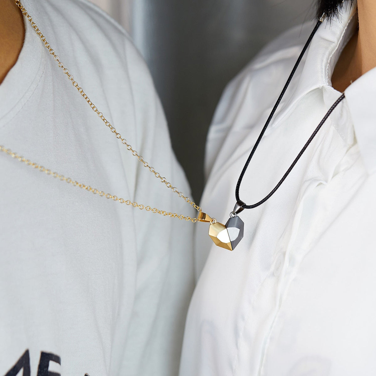 2Pcs Punk Heart Pendant Couple Necklace Lover Distance Faceted Magnetic Necklace - MERGE.DAY.1.FREESTYLE