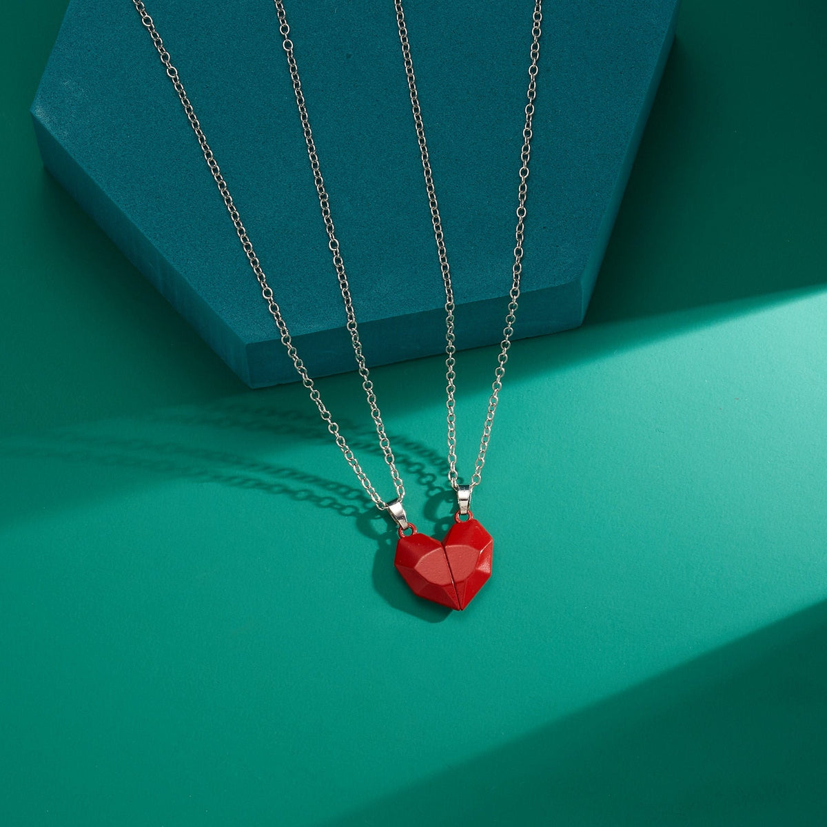 2Pcs Punk Heart Pendant Couple Necklace Lover Distance Faceted Magnetic Necklace - MERGE.DAY.1.FREESTYLE
