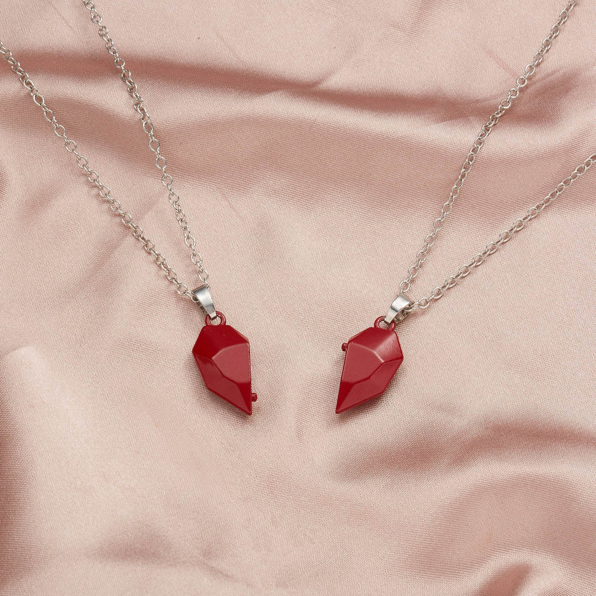 2Pcs Punk Heart Pendant Couple Necklace Lover Distance Faceted Magnetic Necklace - MERGE.DAY.1.FREESTYLE