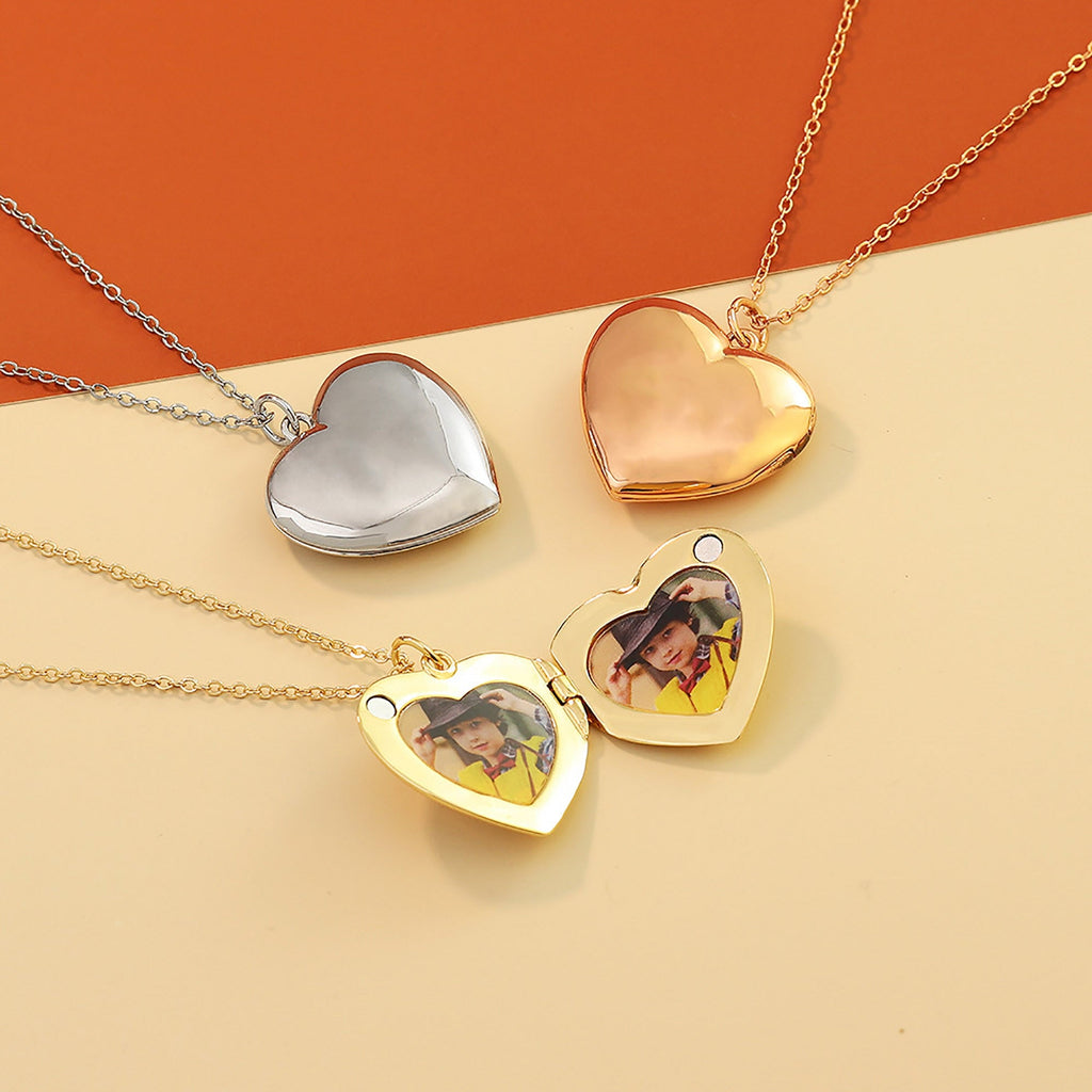 heart locket necklace - MERGE.DAY.1.FREESTYLE