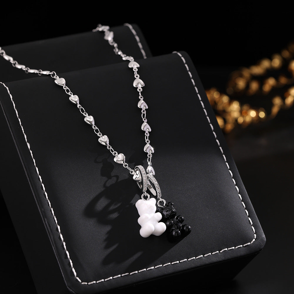 Black and white love bear necklace - MERGE.DAY.1.FREESTYLE