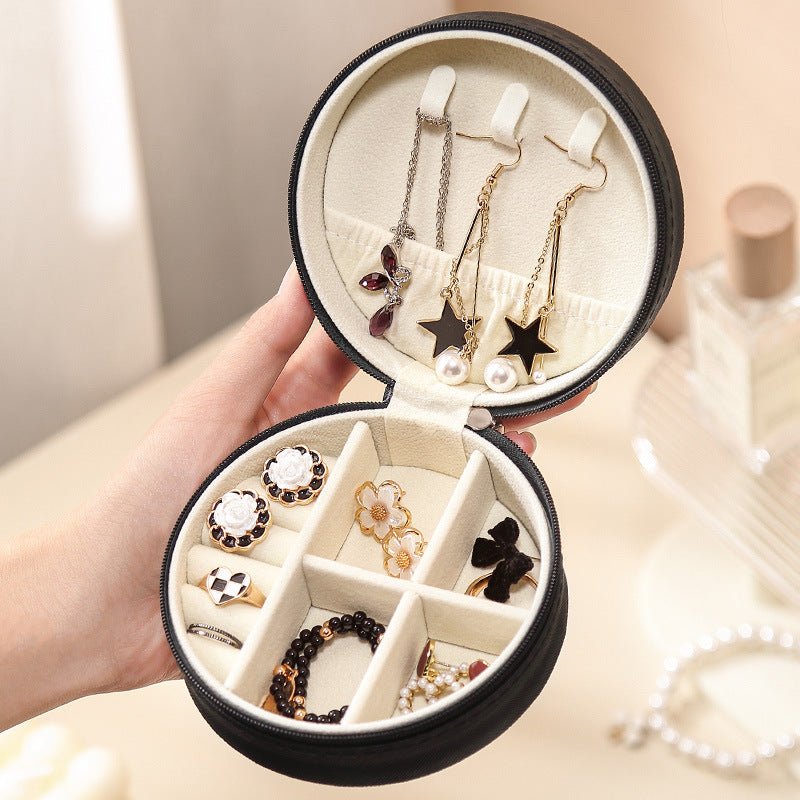 Round simple and compact jewelry Box - MERGE.DAY.1.FREESTYLE