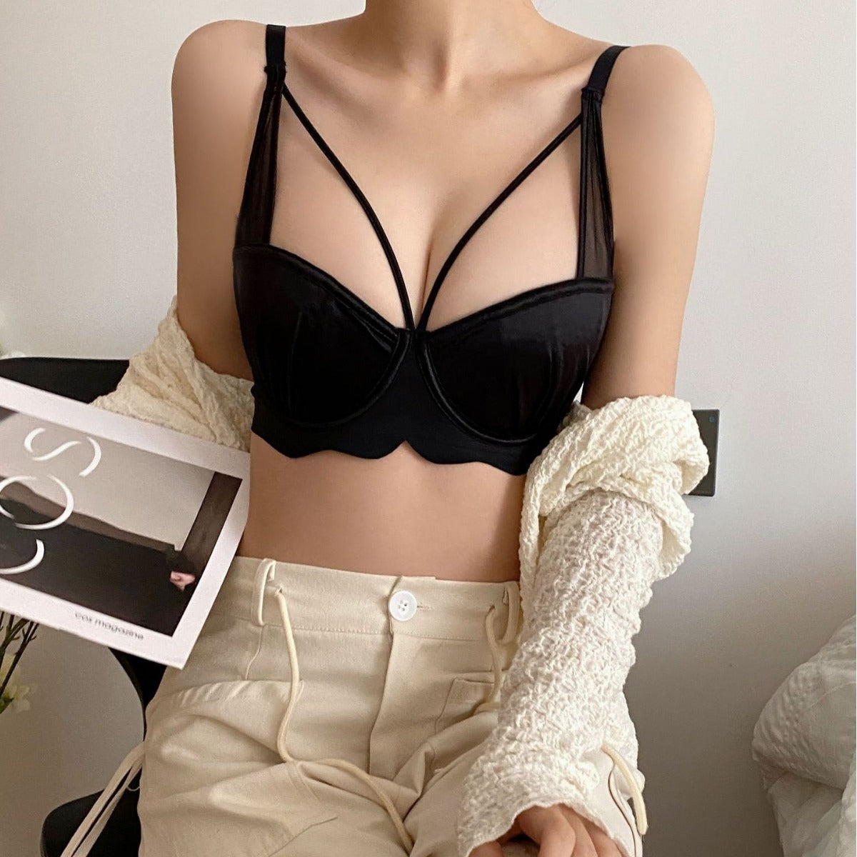 Thin Bra for Women with Large Busts, Designed for Smaller Busts, Featuring Soft Underwire for Lift and Shaping, Seamless Bra for Side Support and Minimizing Appearance of Large Busts