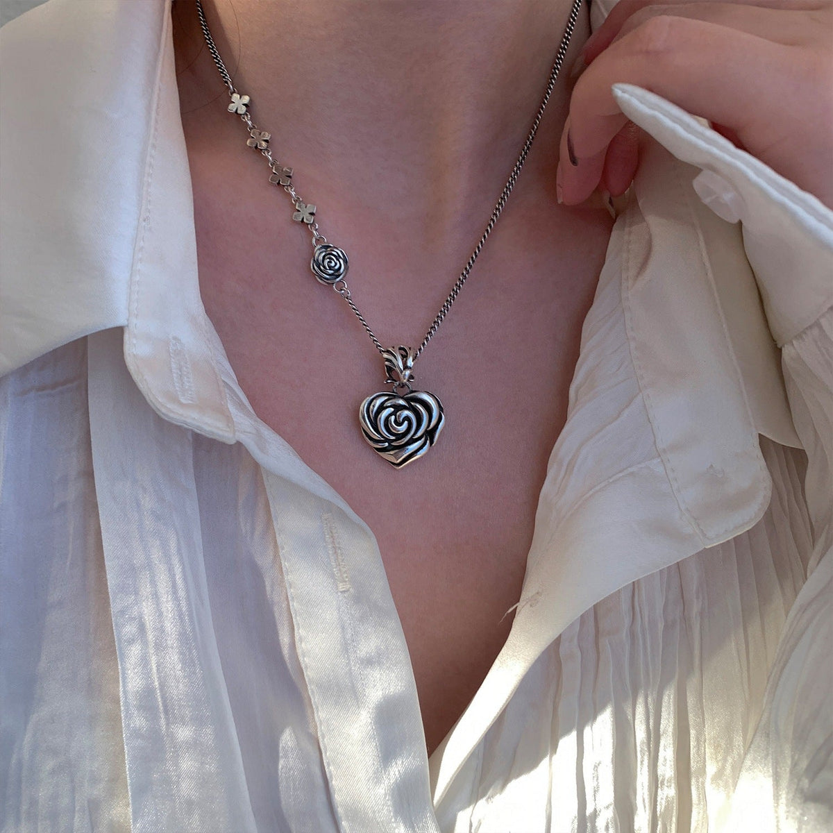 Thai Silver Rose Necklace - MERGE.DAY.1.FREESTYLE