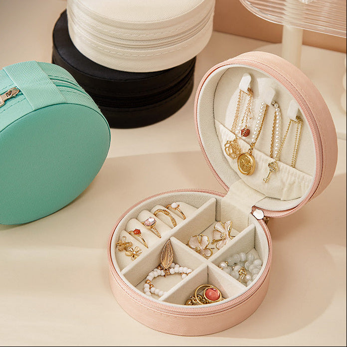 Round simple and compact jewelry Box - MERGE.DAY.1.FREESTYLE