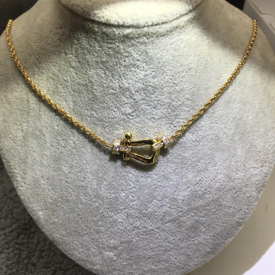 Diamond horseshoe necklace - MERGE.DAY.1.FREESTYLE