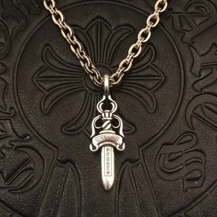 Small Retro Dagger Necklace - MERGE.DAY.1.FREESTYLE
