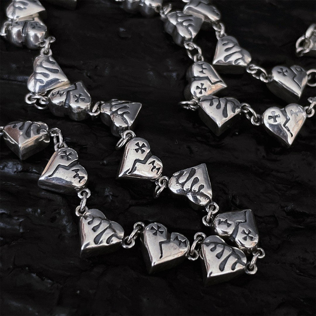 Graffiti heart shaped broken necklace - MERGE.DAY.1.FREESTYLE