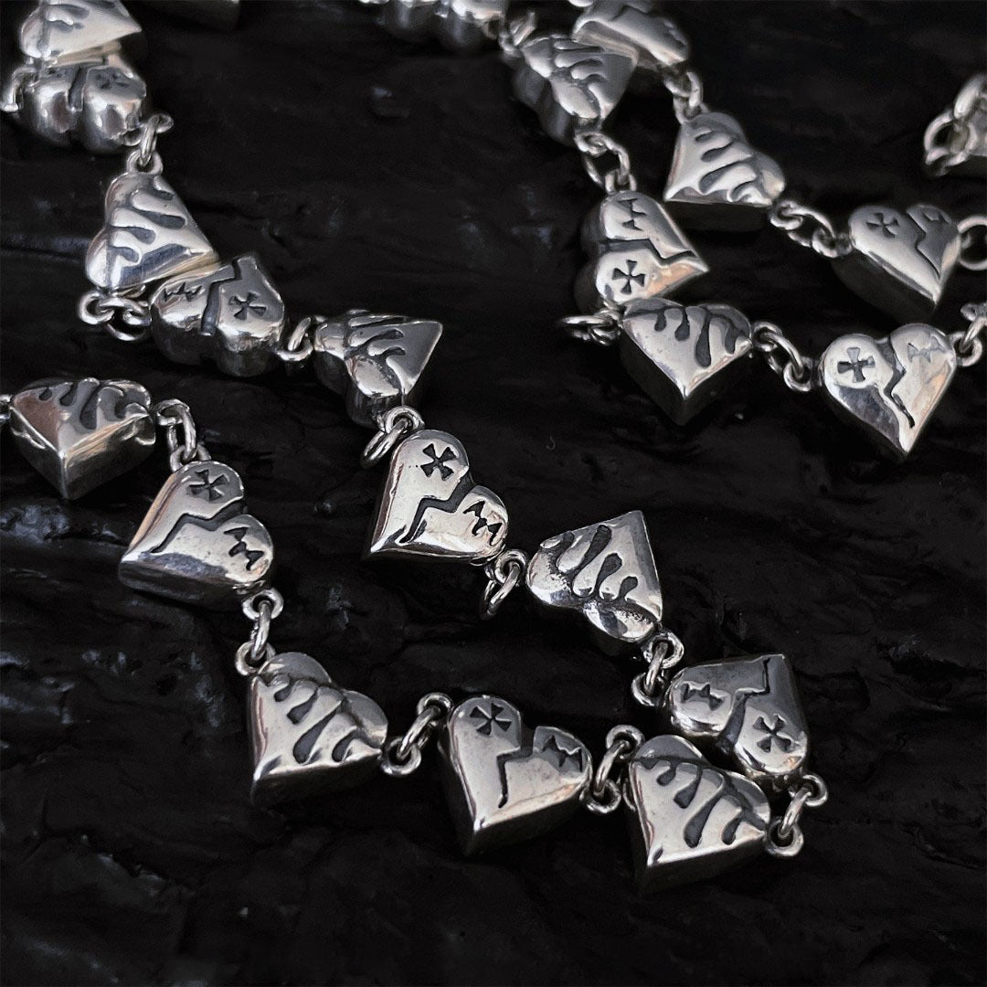 Graffiti heart shaped broken necklace - MERGE.DAY.1.FREESTYLE