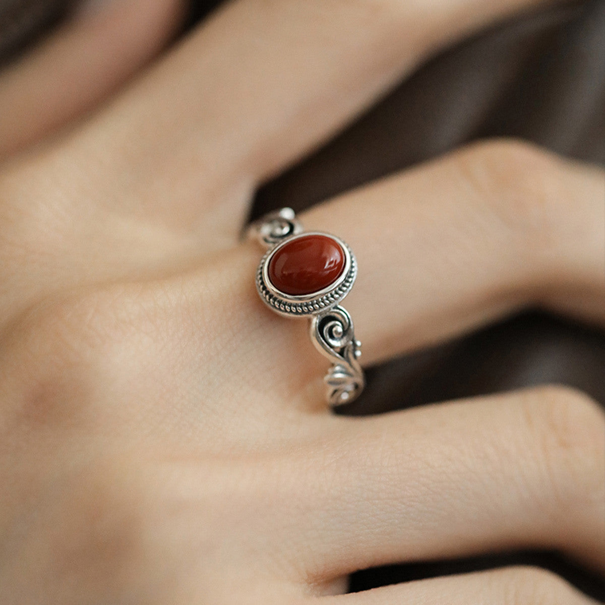 Egg-shaped red and green stone ring - MERGE.DAY.1.FREESTYLE