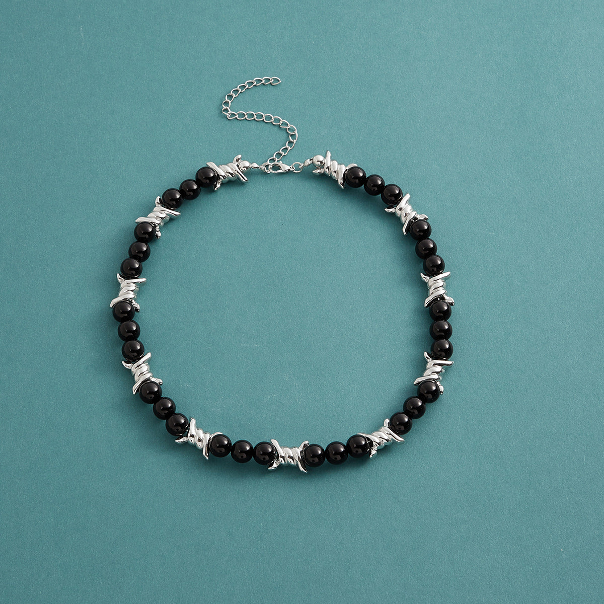 thorn black pearl white pearl necklace - MERGE.DAY.1.FREESTYLE