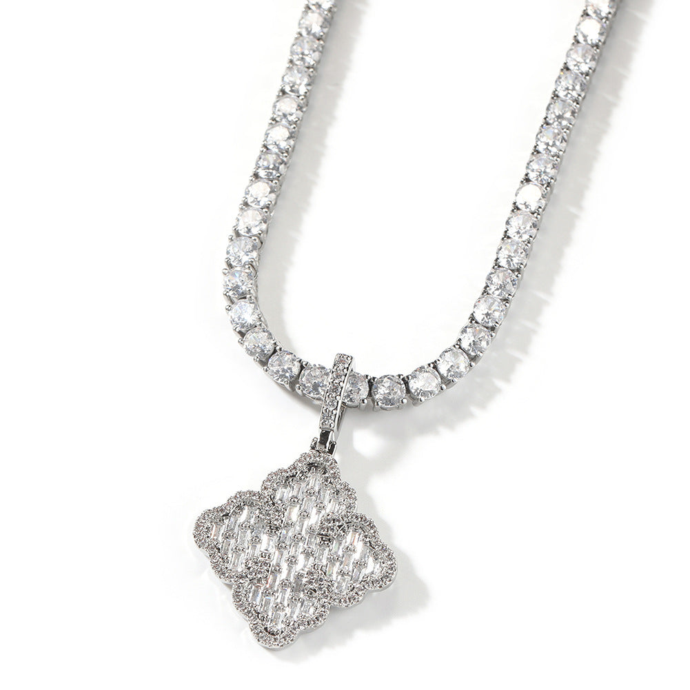 Full-diamond zircon four-leaf clover necklace - MERGE.DAY.1.FREESTYLE