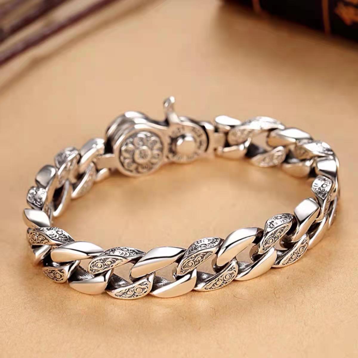 Six-character mantra rotating domineering bracelet - MERGE.DAY.1.FREESTYLE
