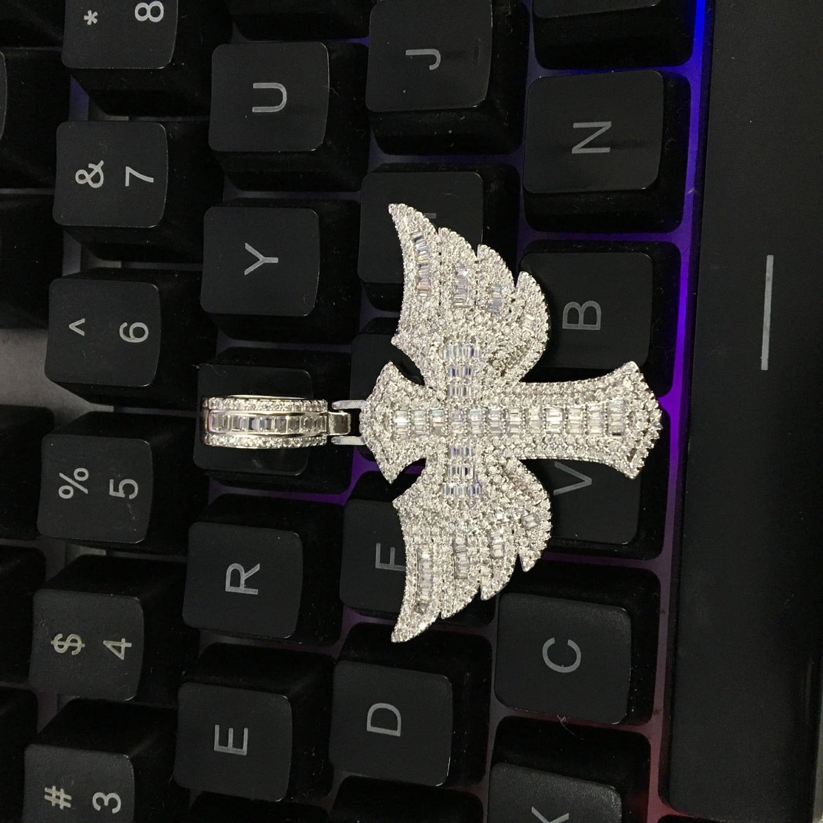 Angel Wings Cross Diamond Pendant - MERGE.DAY.1.FREESTYLE
