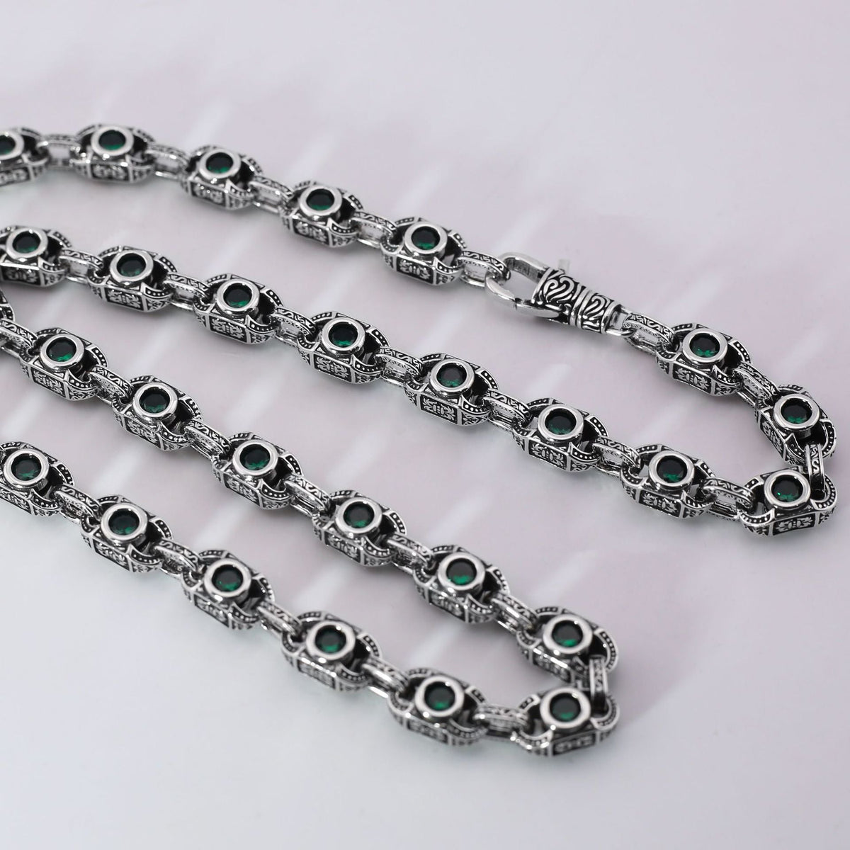 Aragogaceous pattern sapphire necklace for couples - MERGE.DAY.1.FREESTYLE