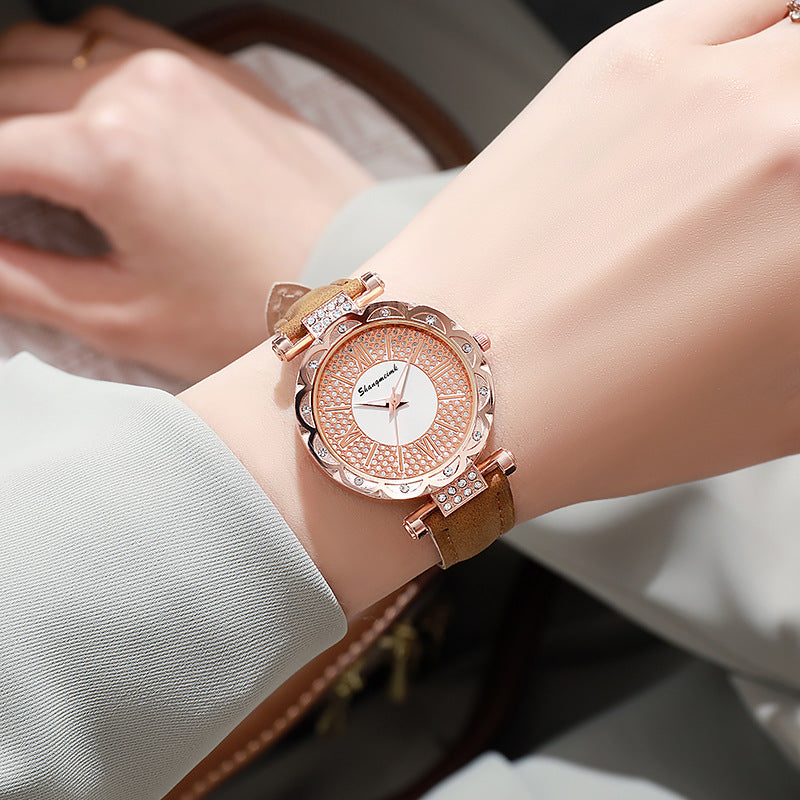 Korean-style quartz watch with a simple leather strap. - MERGE.DAY.1.FREESTYLE