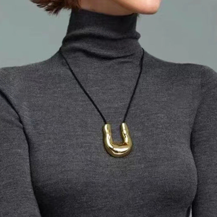 irregular horseshoe necklace - MERGE.DAY.1.FREESTYLE