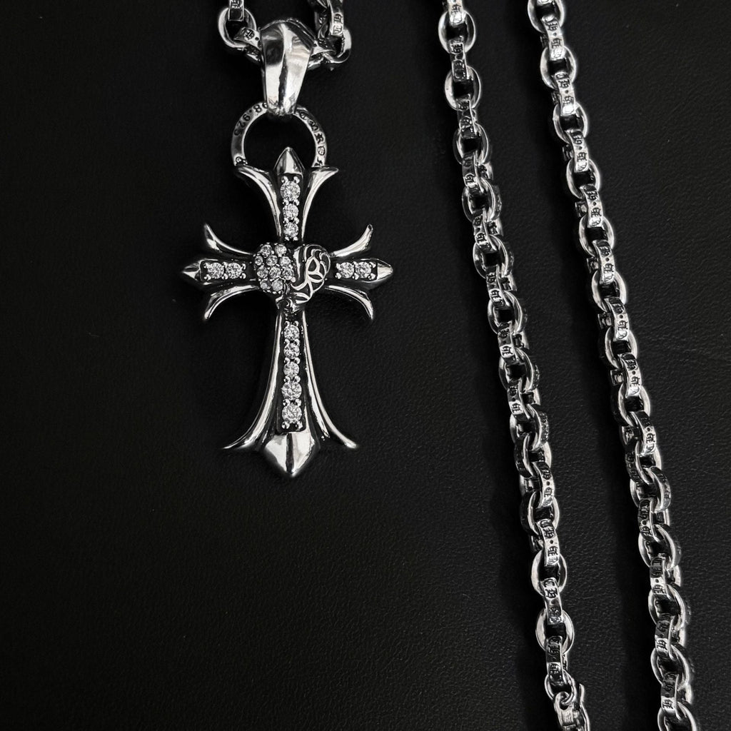 cross love letter chain necklace - MERGE.DAY.1.FREESTYLE