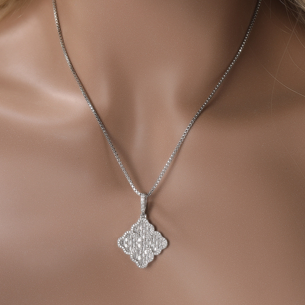 Full-diamond zircon four-leaf clover necklace - MERGE.DAY.1.FREESTYLE