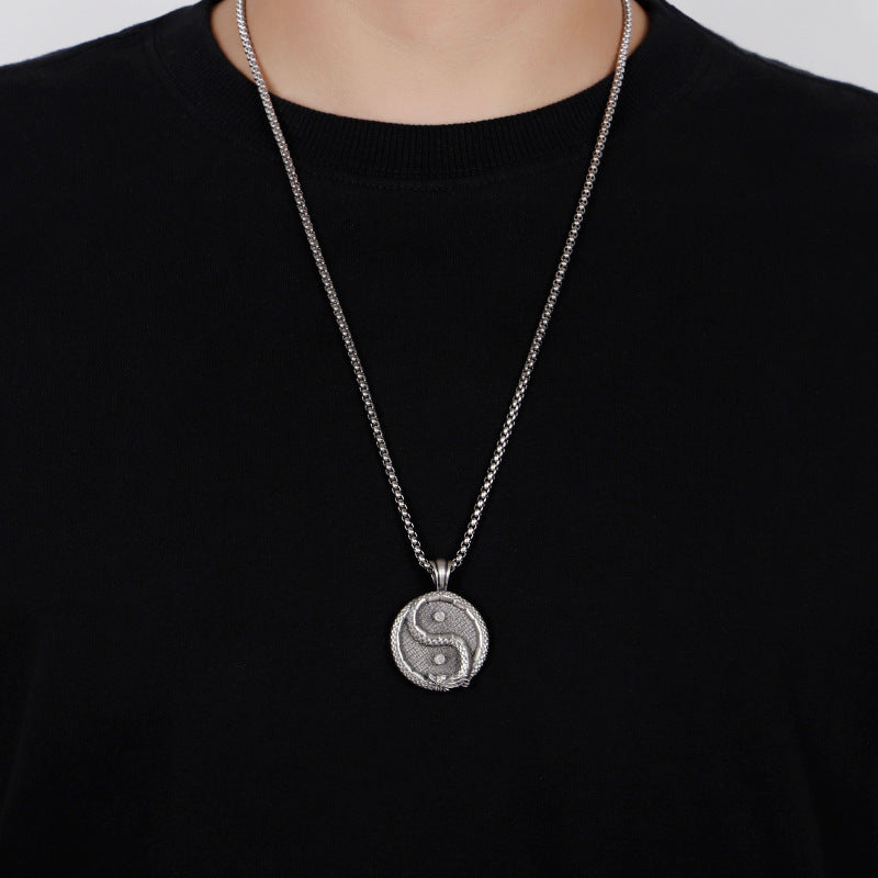 yin & yang necklace - MERGE.DAY.1.FREESTYLE
