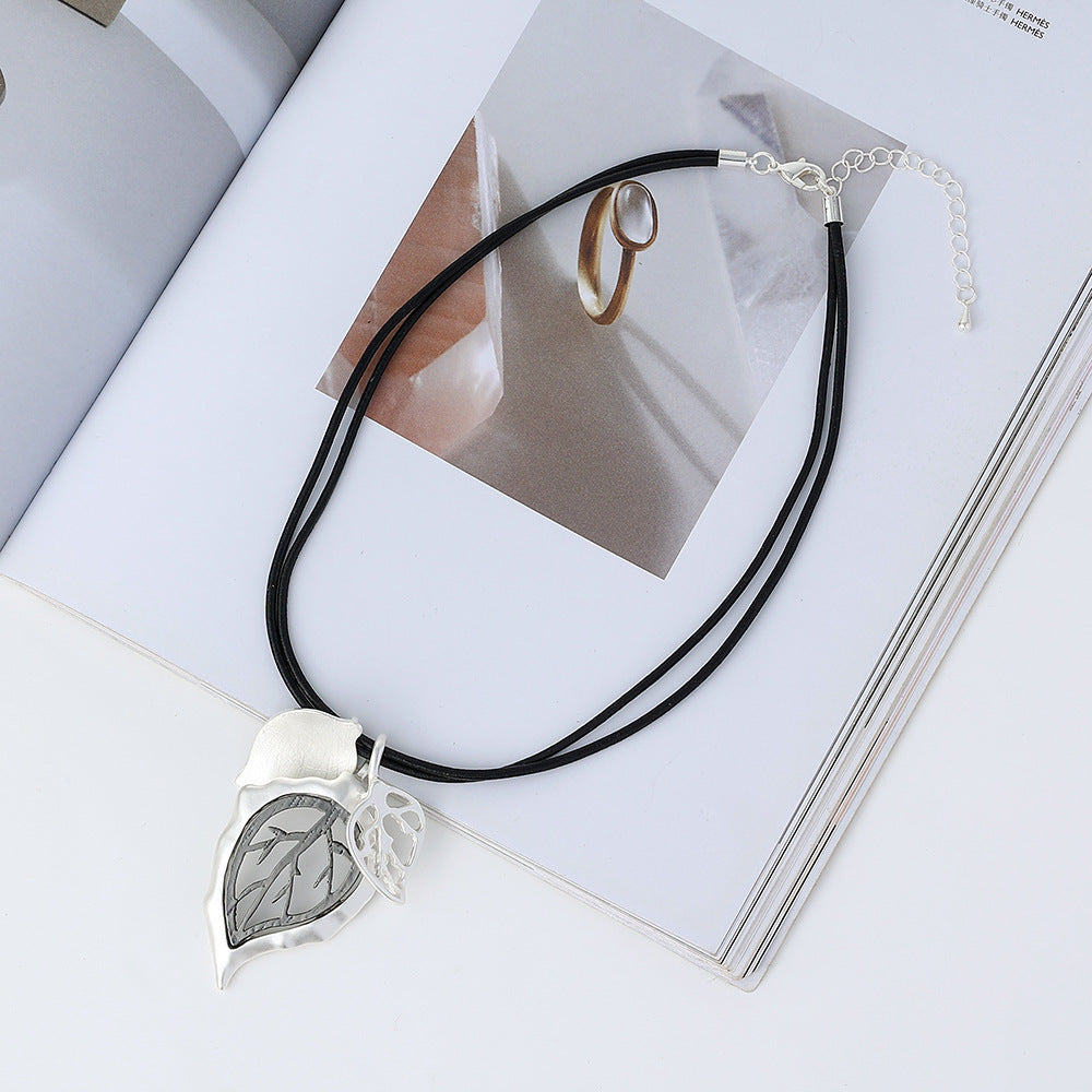 thnic Multi-Layer Clavicle Necklace - MERGE.DAY.1.FREESTYLE