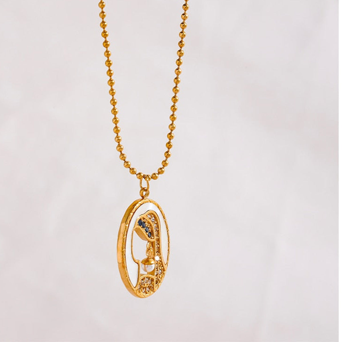 Girl with a pearl earring Pendant Necklace - MERGE.DAY.1.FREESTYLE