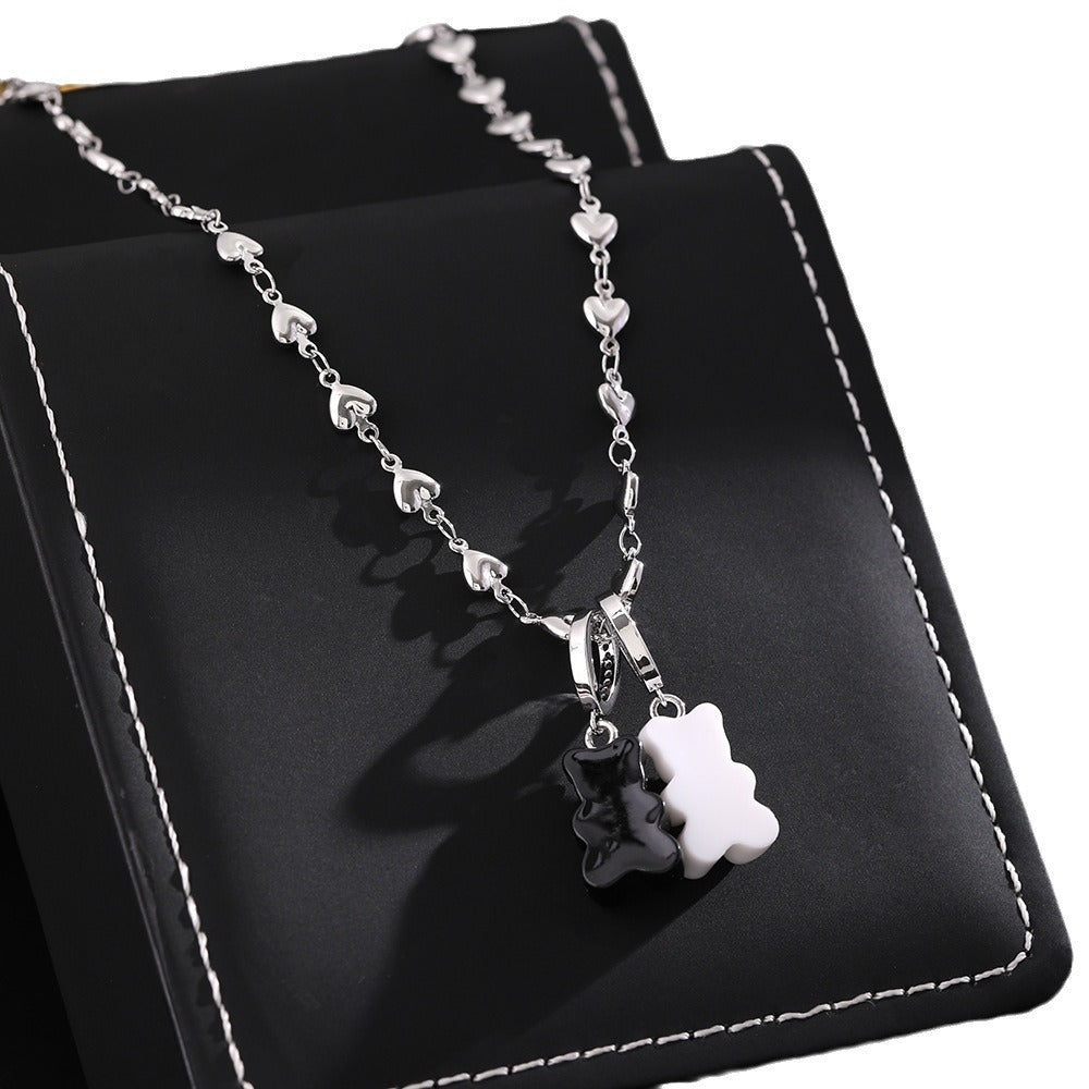 Black and white love bear necklace - MERGE.DAY.1.FREESTYLE