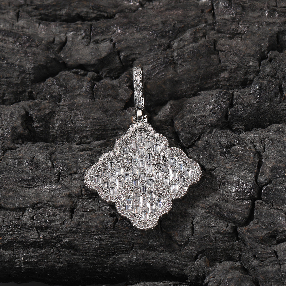 Full-diamond zircon four-leaf clover necklace - MERGE.DAY.1.FREESTYLE