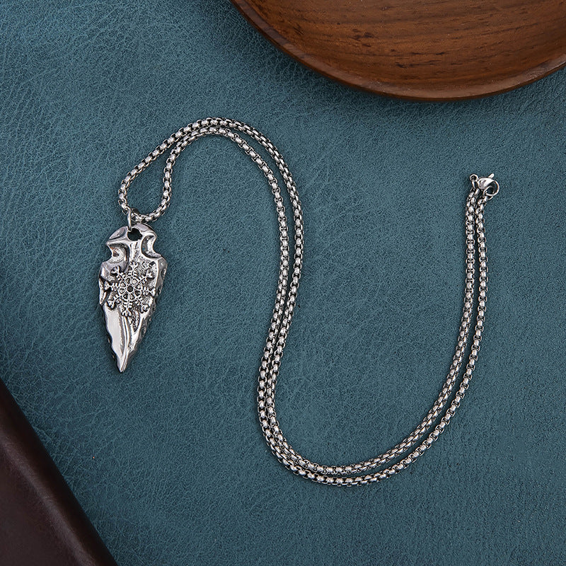Nordic Viking triangular shield compass necklace - MERGE.DAY.1.FREESTYLE