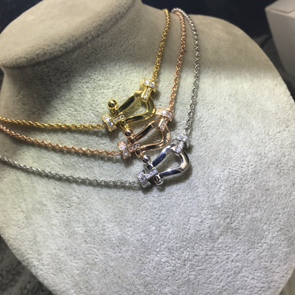 Diamond horseshoe necklace - MERGE.DAY.1.FREESTYLE