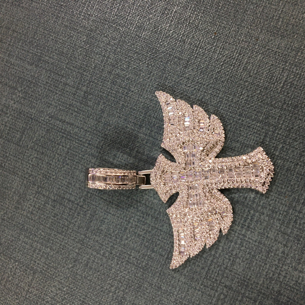 Angel Wings Cross Diamond Pendant - MERGE.DAY.1.FREESTYLE