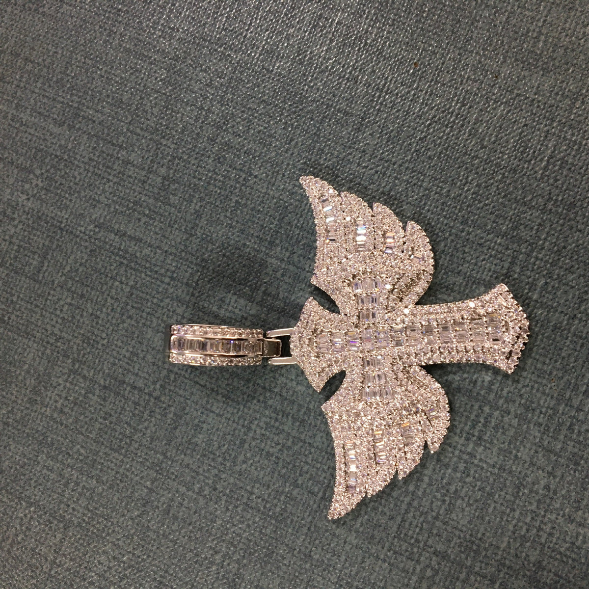 Angel Wings Cross Diamond Pendant - MERGE.DAY.1.FREESTYLE
