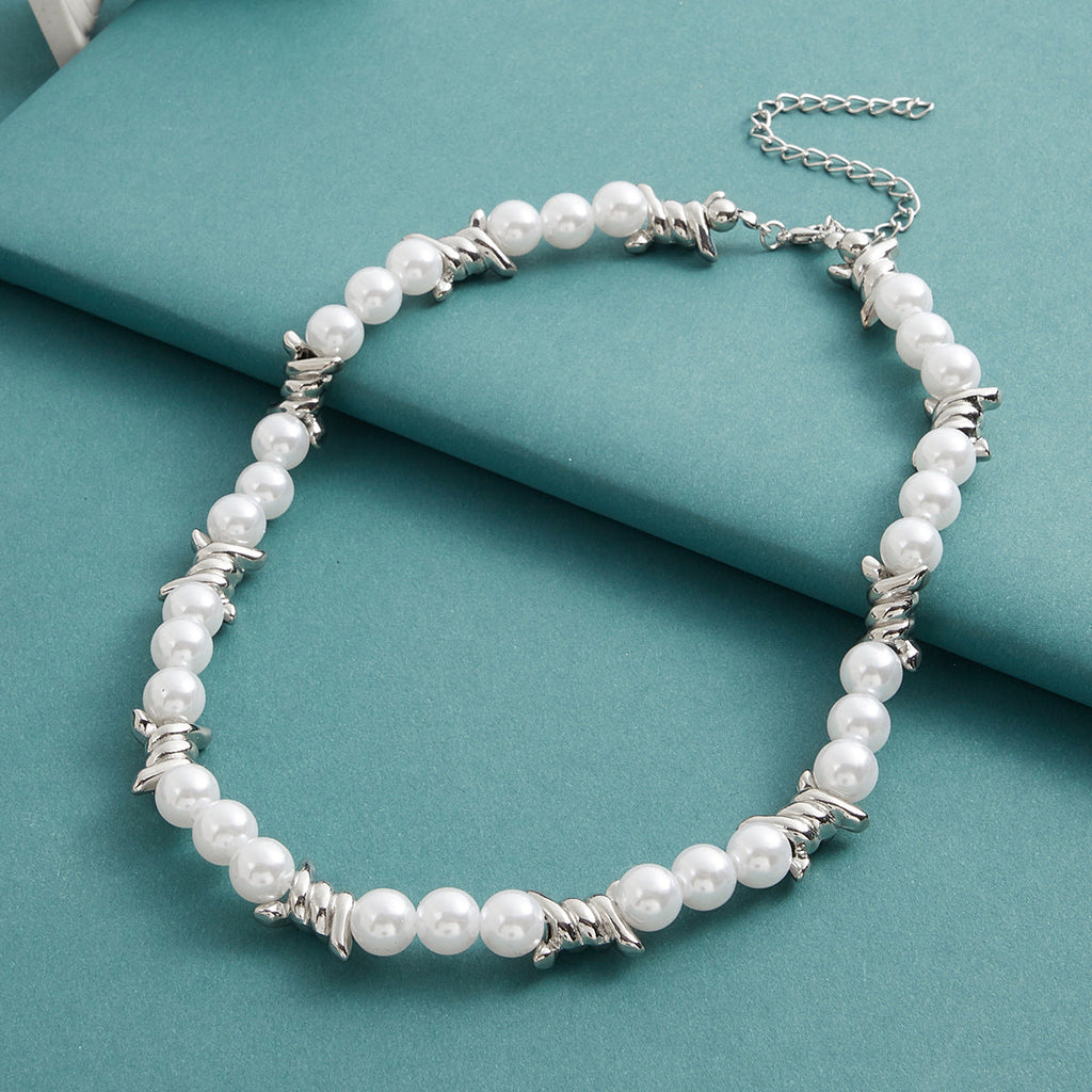 thorn black pearl white pearl necklace - MERGE.DAY.1.FREESTYLE