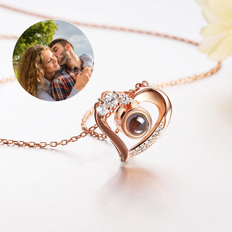 Heart Shaped Projection necklace - MERGE.DAY.1.FREESTYLE