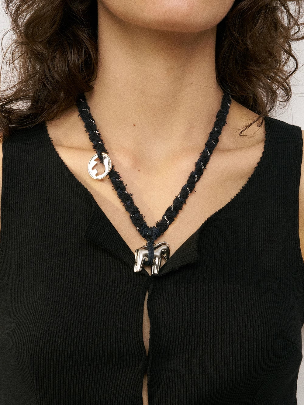 Pony niche personality pendant - MERGE.DAY.1.FREESTYLE