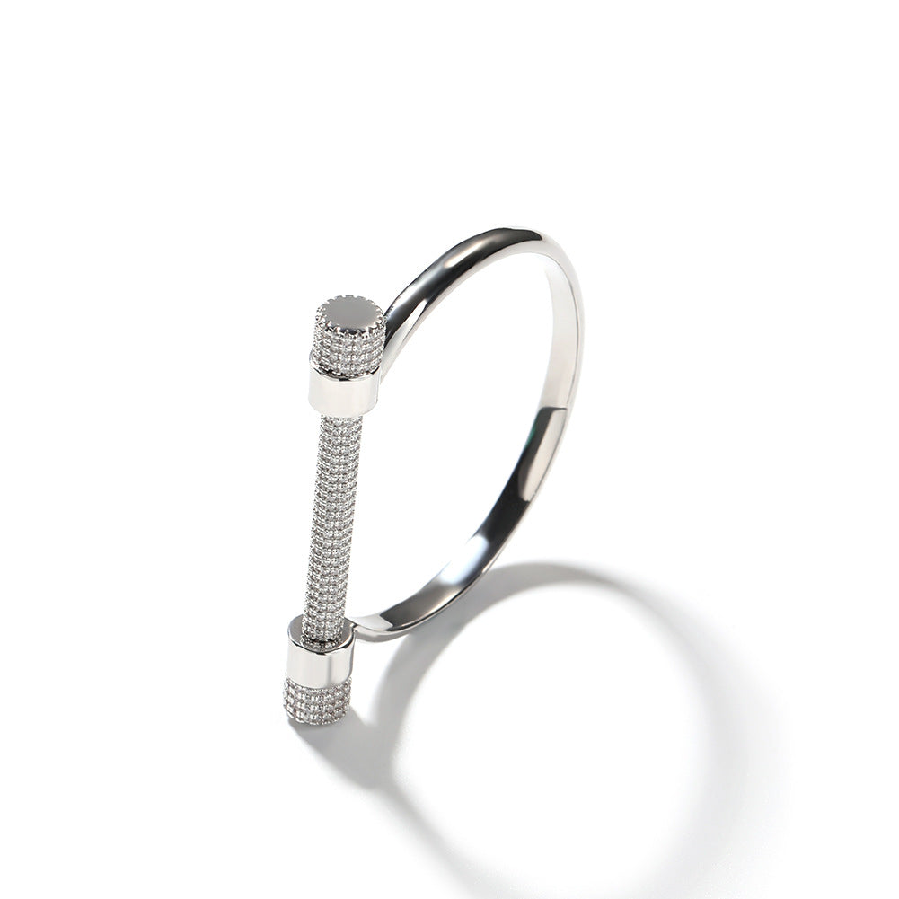 Horseshoe-shaped bracelets inlaid with zircon and diamonds - MERGE.DAY.1.FREESTYLE